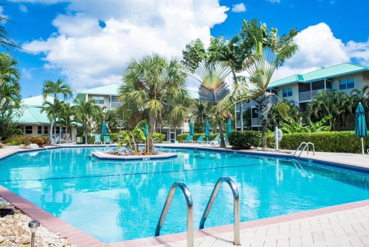 Beach Living At Plantation Village Blgs Джорджтаун Екстер'єр фото